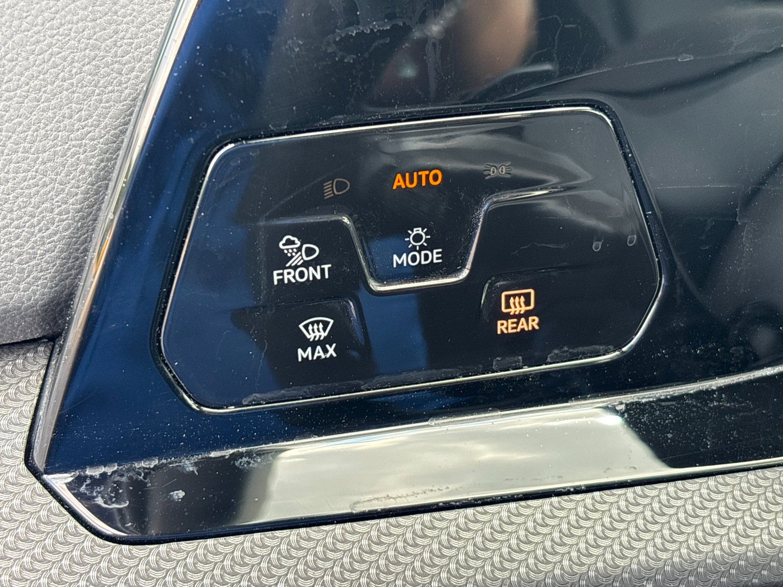 Used 2024 Lapiz Blue Metallic Volkswagen SUN image 17