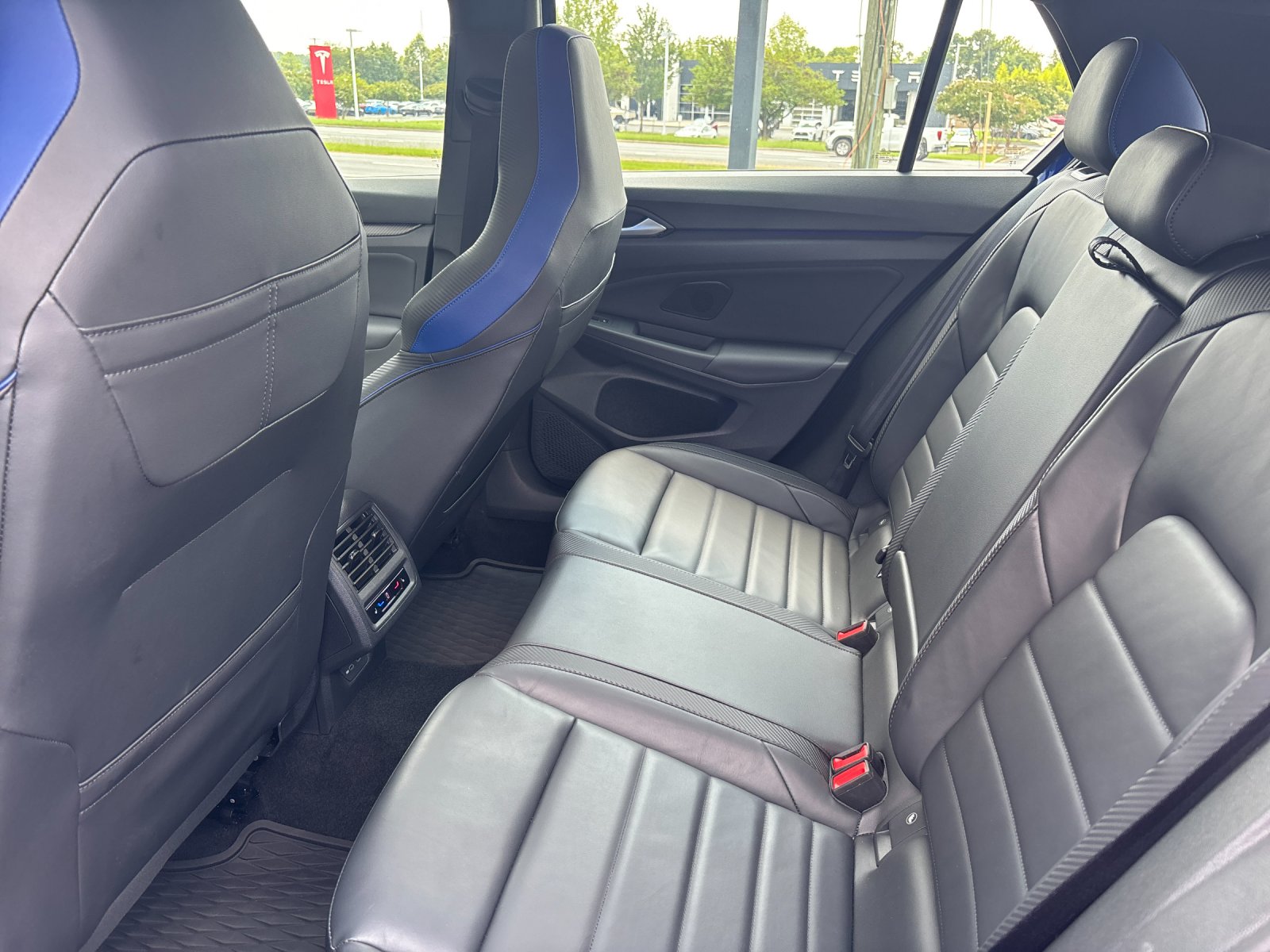 Used 2024 Lapiz Blue Metallic Volkswagen SUN image 33