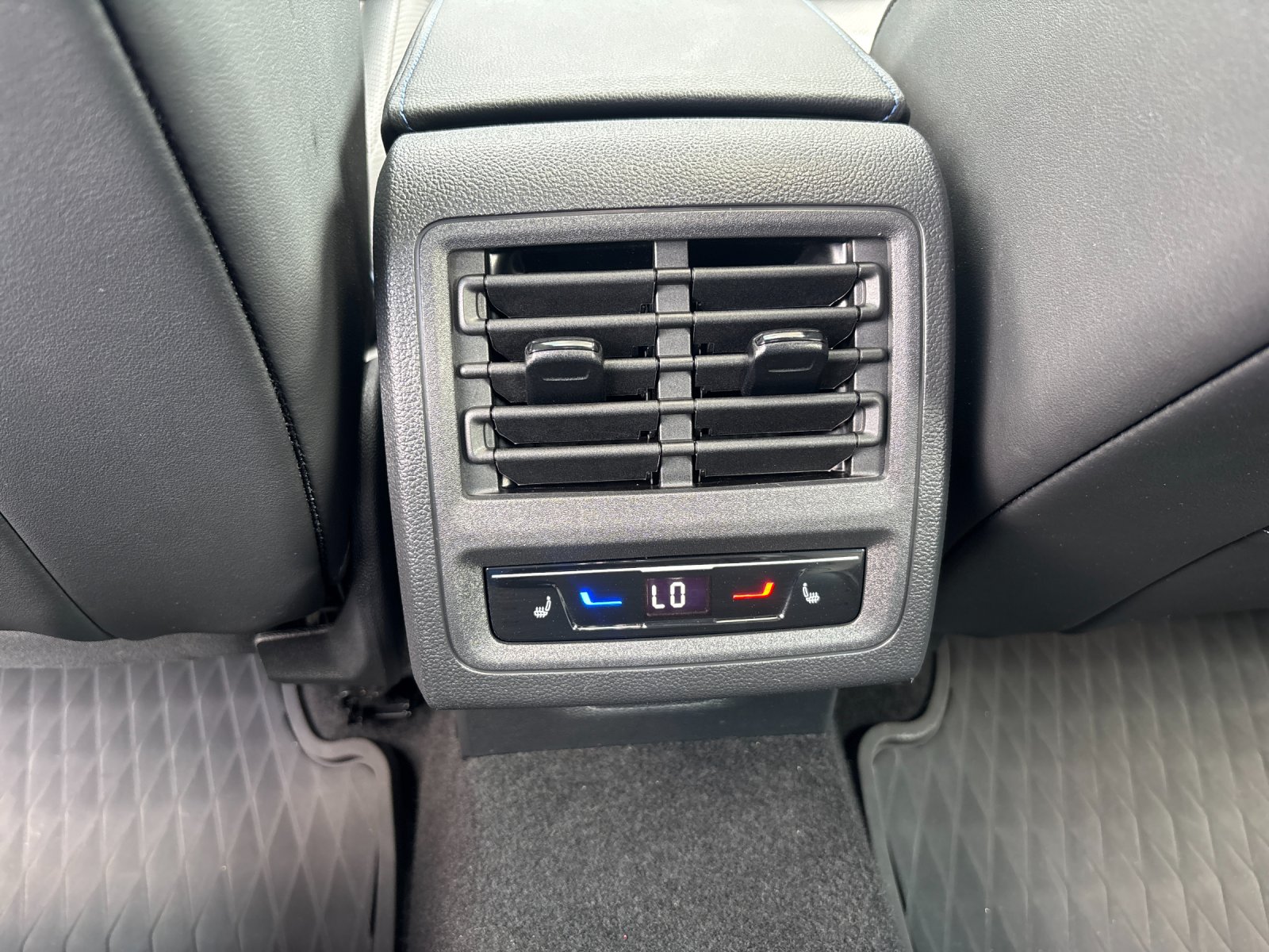 Used 2024 Lapiz Blue Metallic Volkswagen SUN image 34