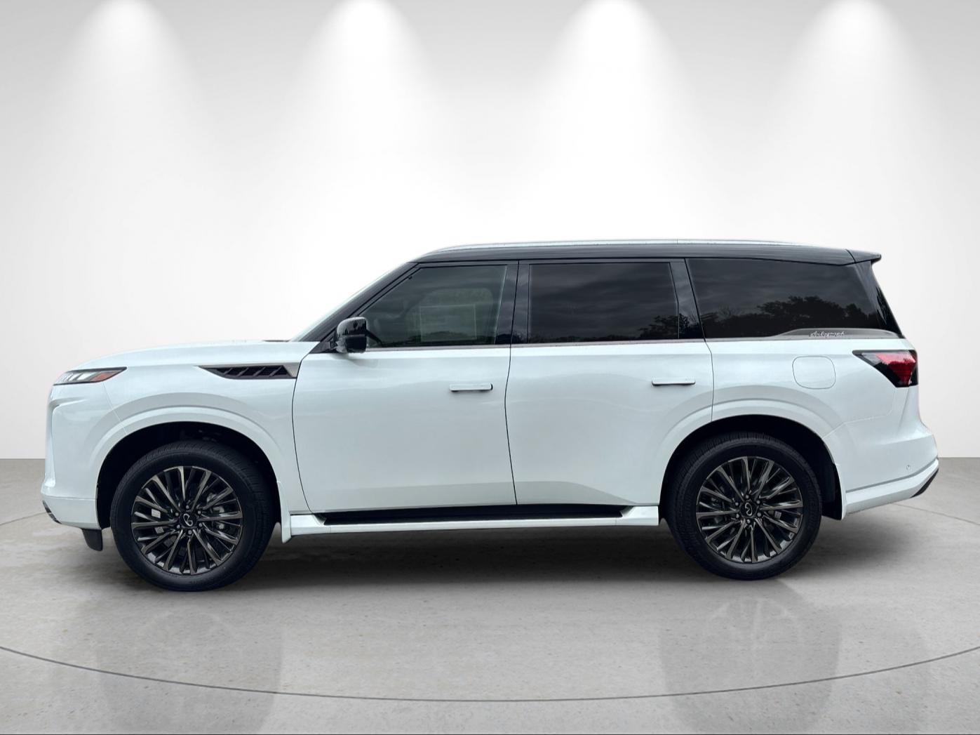 New 2027 2T RADIANT WHIT INFINITI Autograph 4WD image 2