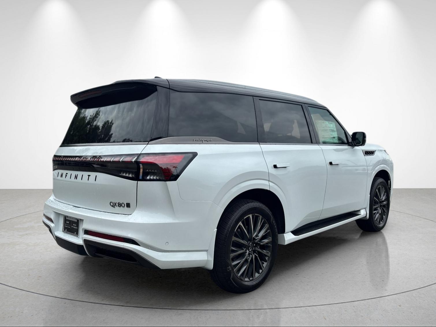 New 2027 2T RADIANT WHIT INFINITI Autograph 4WD image 5