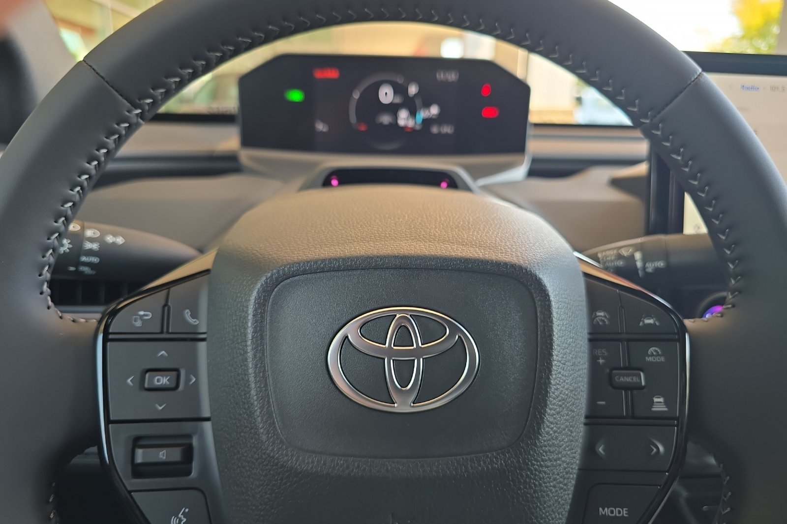 New 2026 Midnight Black Metallic Toyota  XLE image 21
