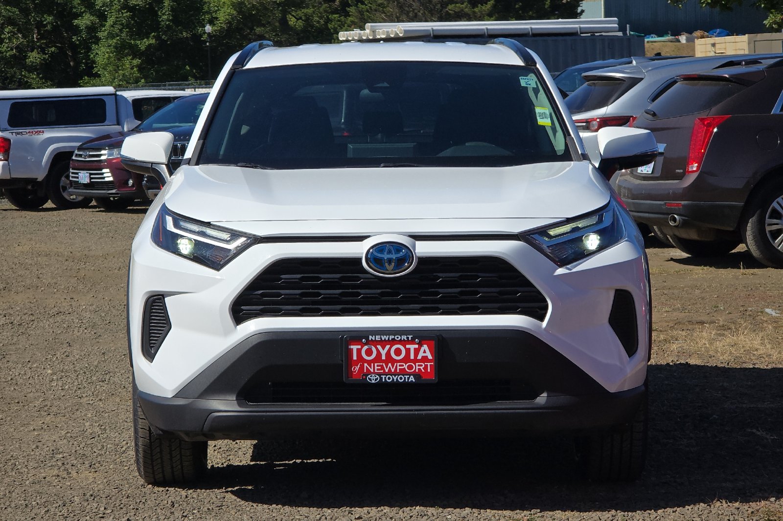Used 2023 White Toyota LE image 6