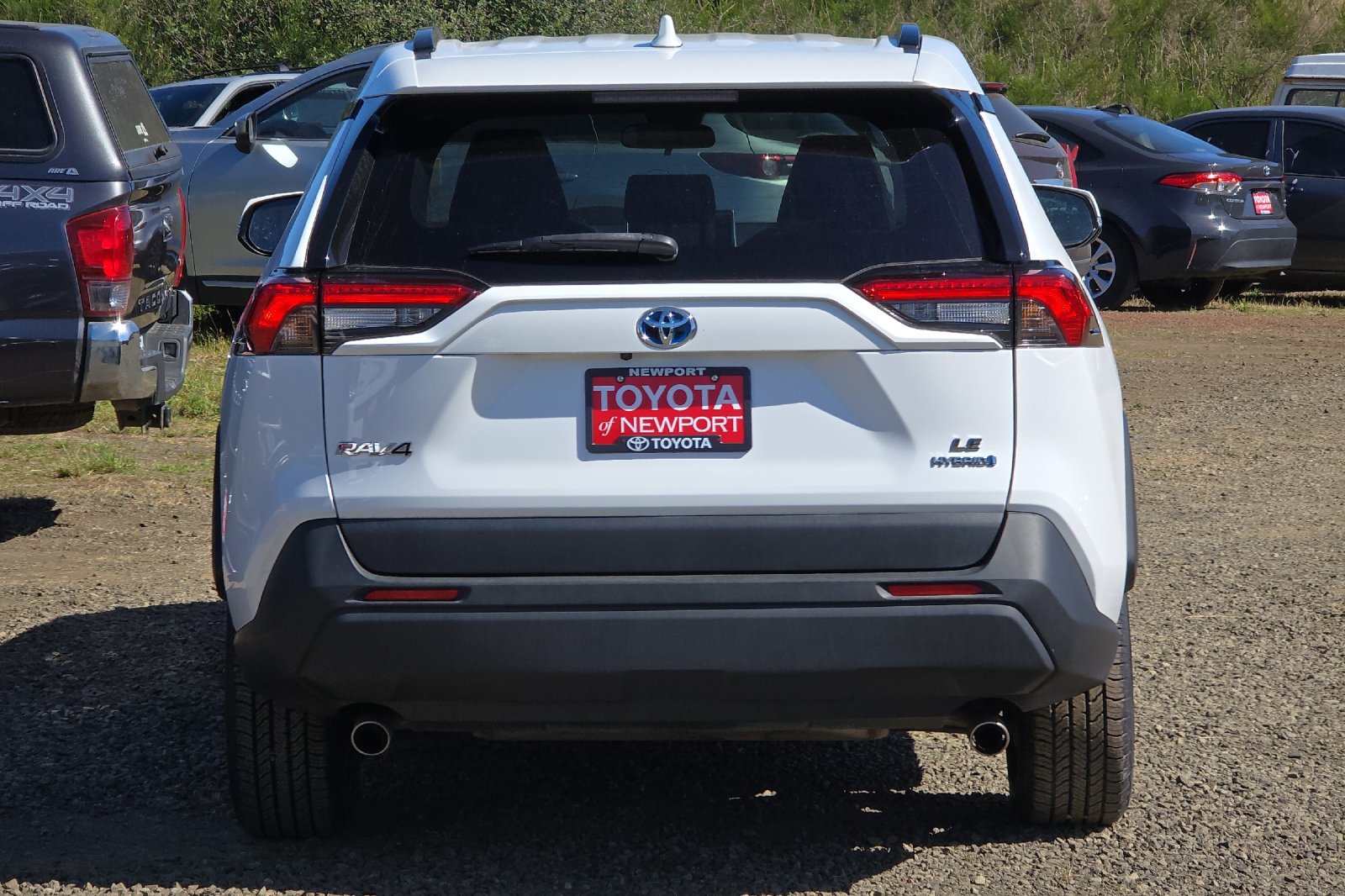 Used 2023 White Toyota LE image 5