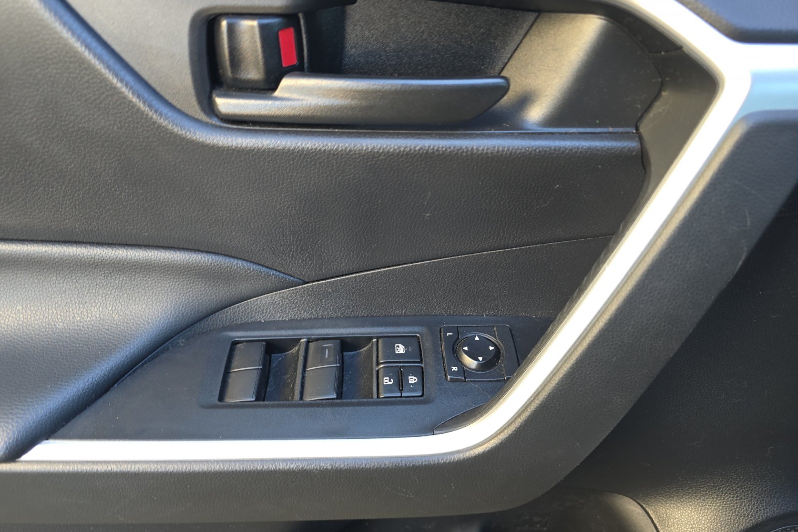 Used 2023 White Toyota LE image 8