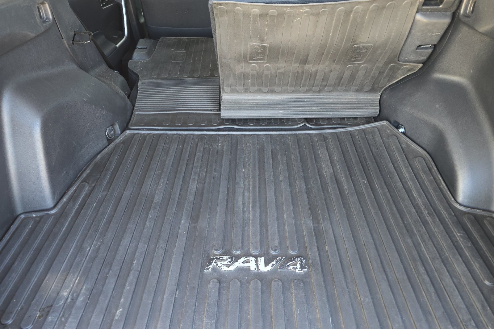 Used 2023 White Toyota LE image 12