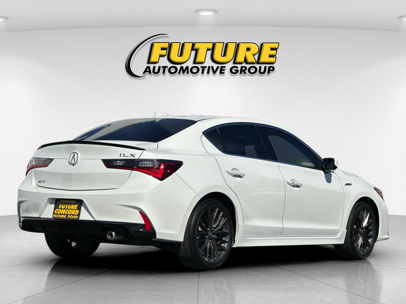 Used 2022 White Acura Technology & A-Spec Packages image 3