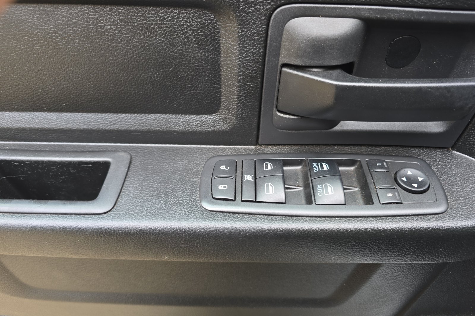 Used 2019 White Ram Express image 8
