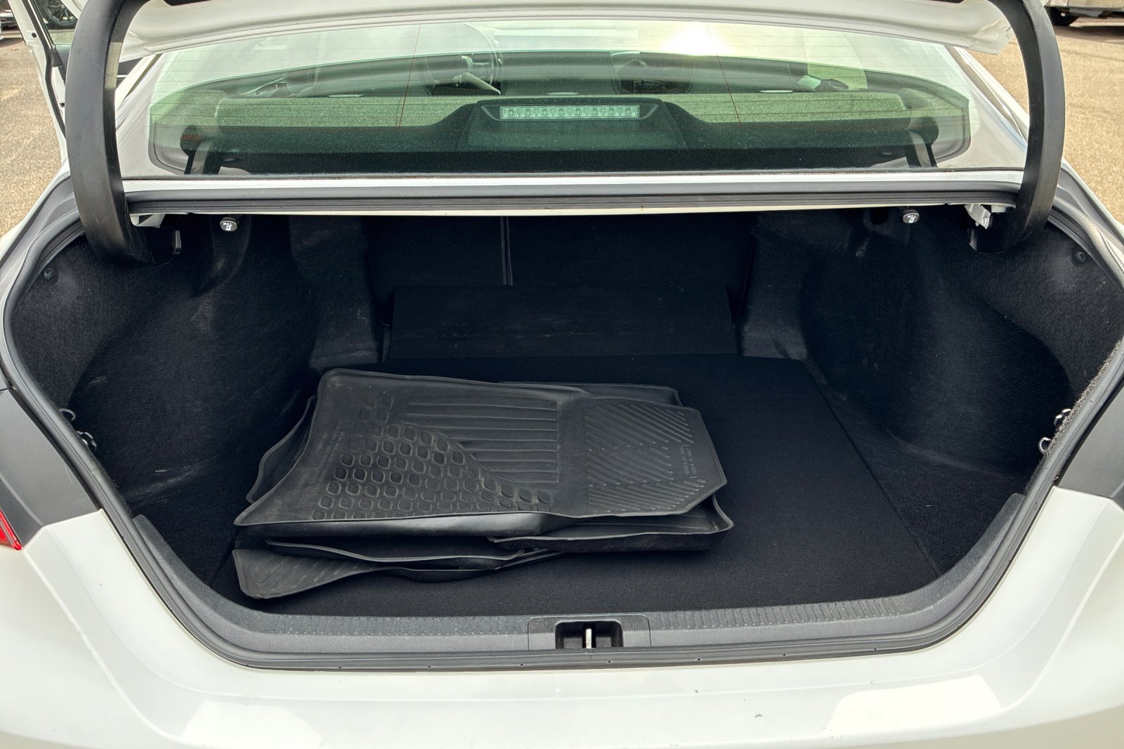 Used 2018 Super White Toyota SE image 18