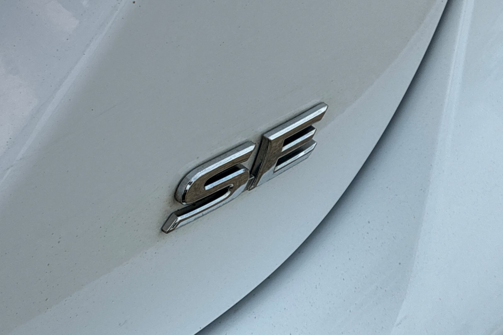 Used 2018 Super White Toyota SE image 35