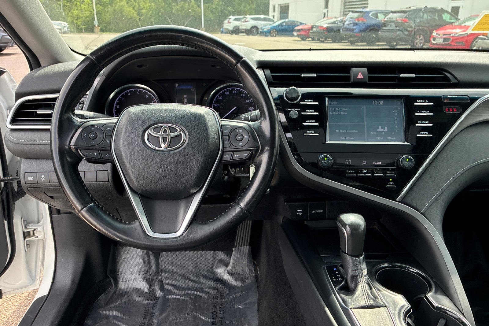 Used 2018 Super White Toyota SE image 15