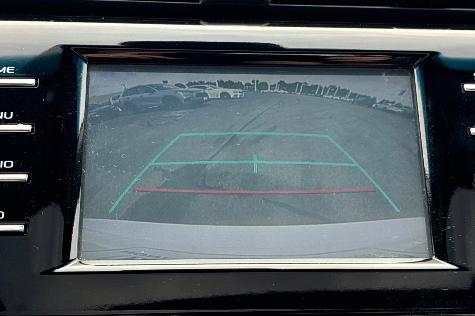Used 2018 Super White Toyota SE image 23