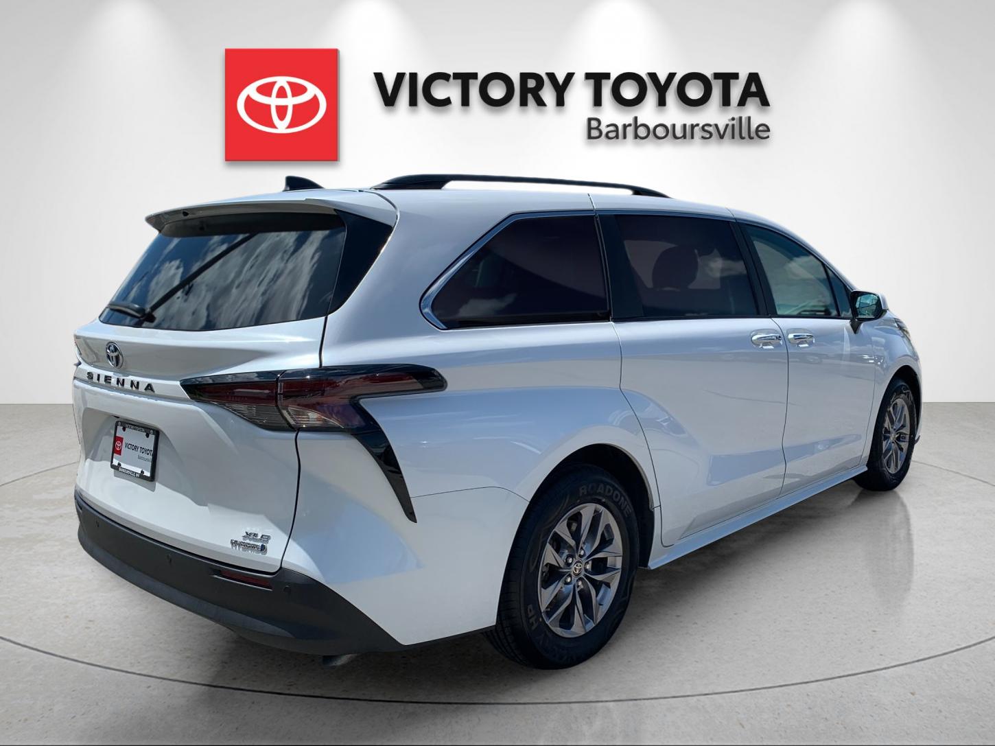 Used 2023 Beige Toyota XLE image 7