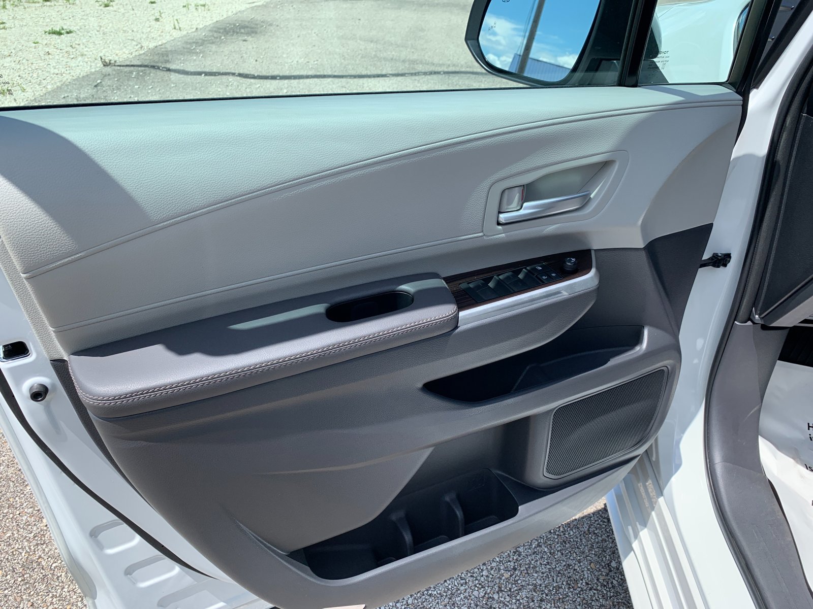 Used 2023 Beige Toyota XLE image 12
