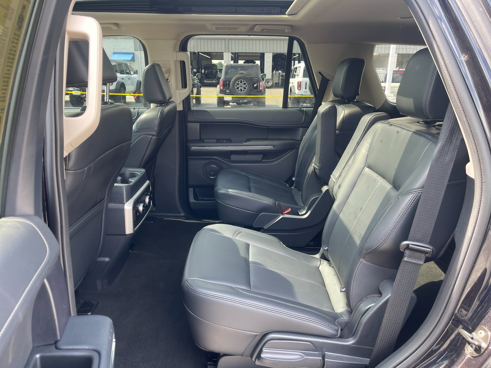 Used 2024 Black Ford XLT image 14