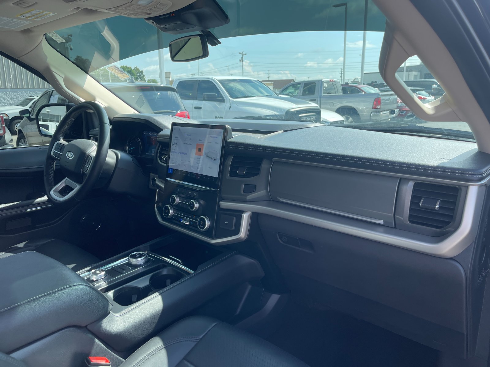 Used 2024 Black Ford XLT image 19
