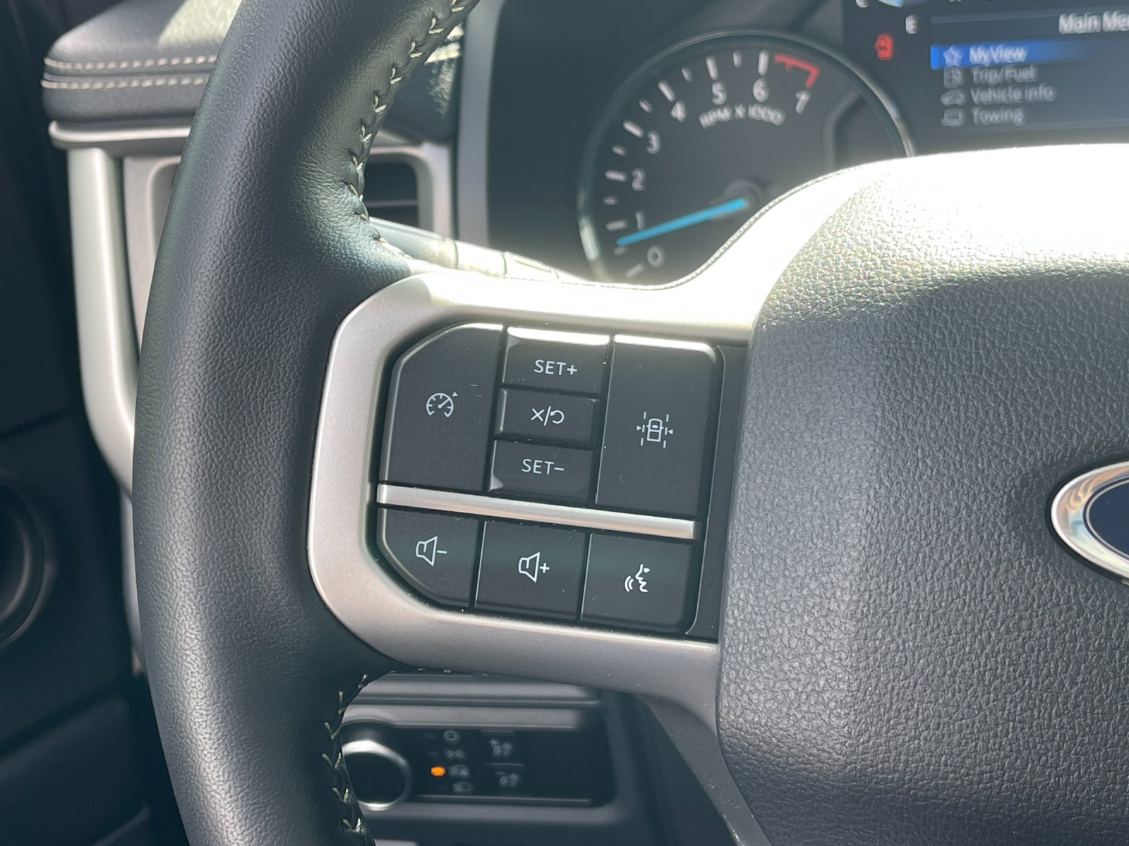 Used 2024 Black Ford XLT image 29