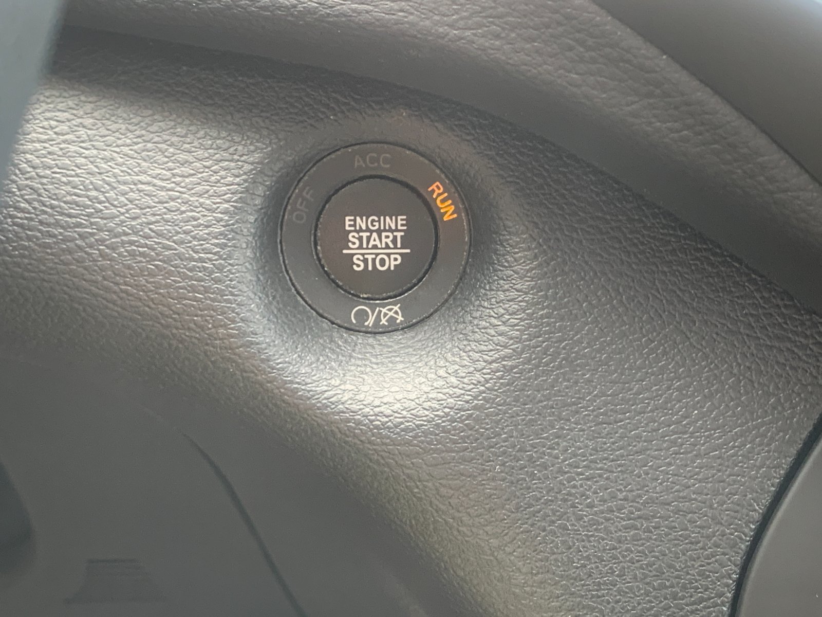 Used 2022 Gray Jeep Latitude Lux image 26