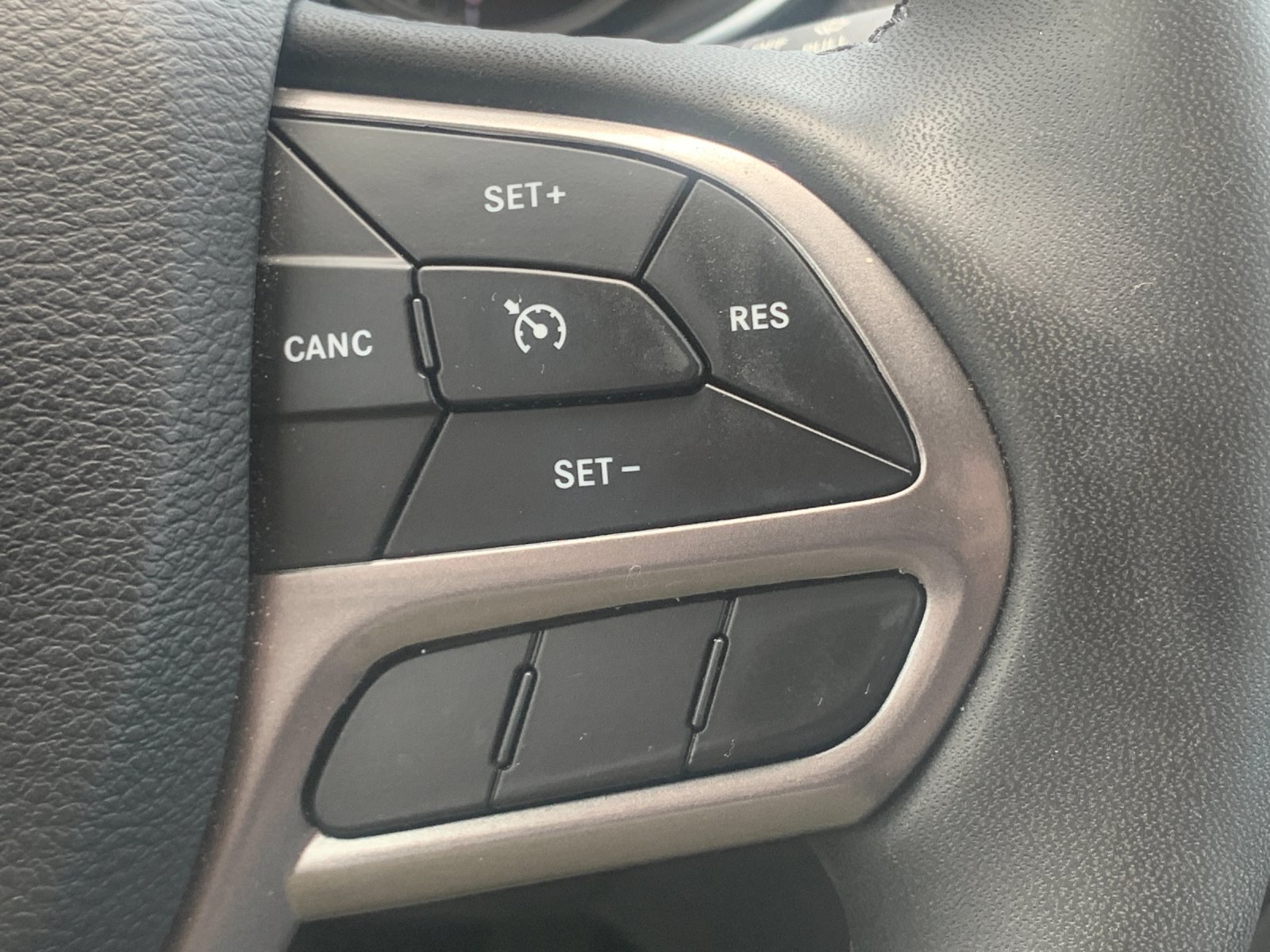 Used 2022 Gray Jeep Latitude Lux image 29