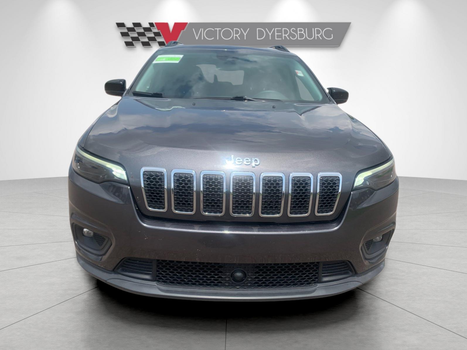 Used 2022 Gray Jeep Latitude Lux image 9