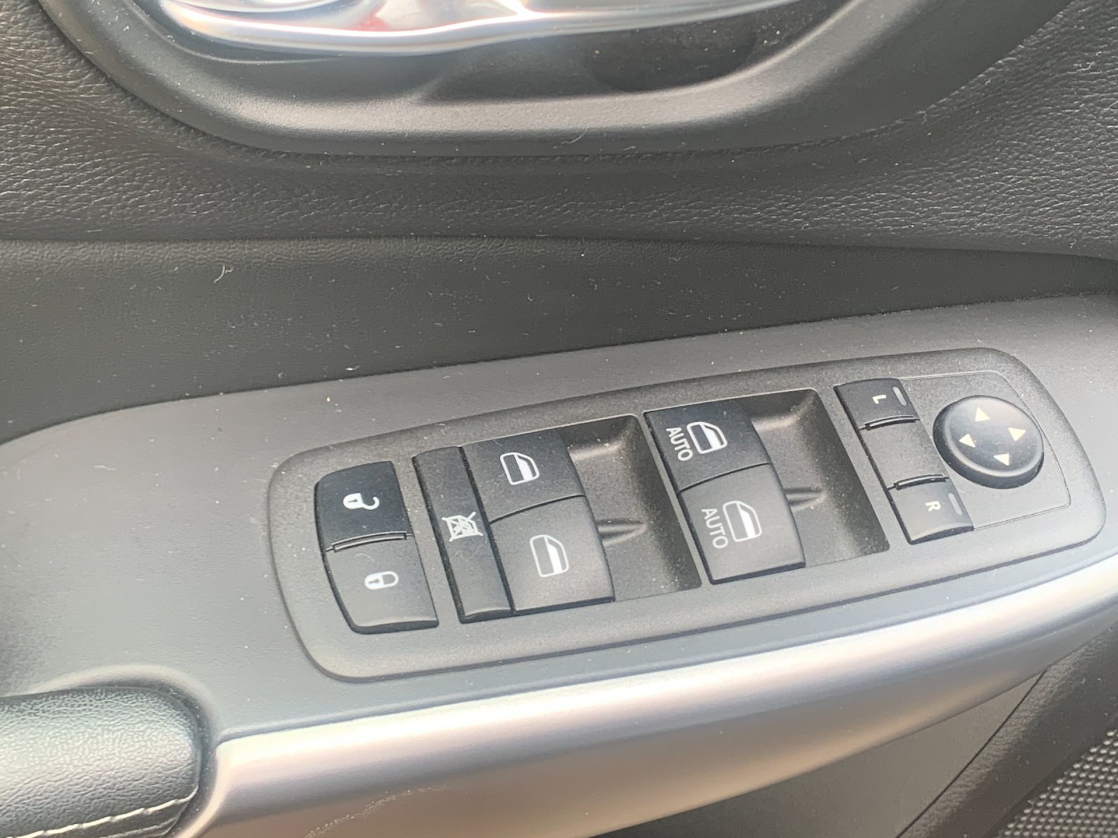 Used 2022 Gray Jeep Latitude Lux image 14