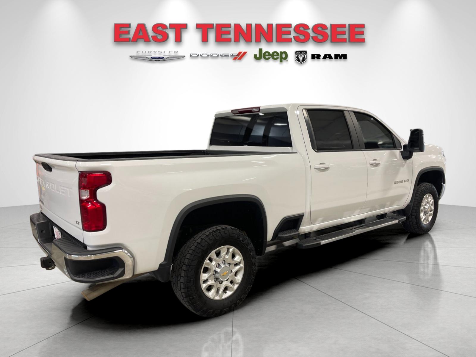 Used 2023 White Chevrolet LT image 3