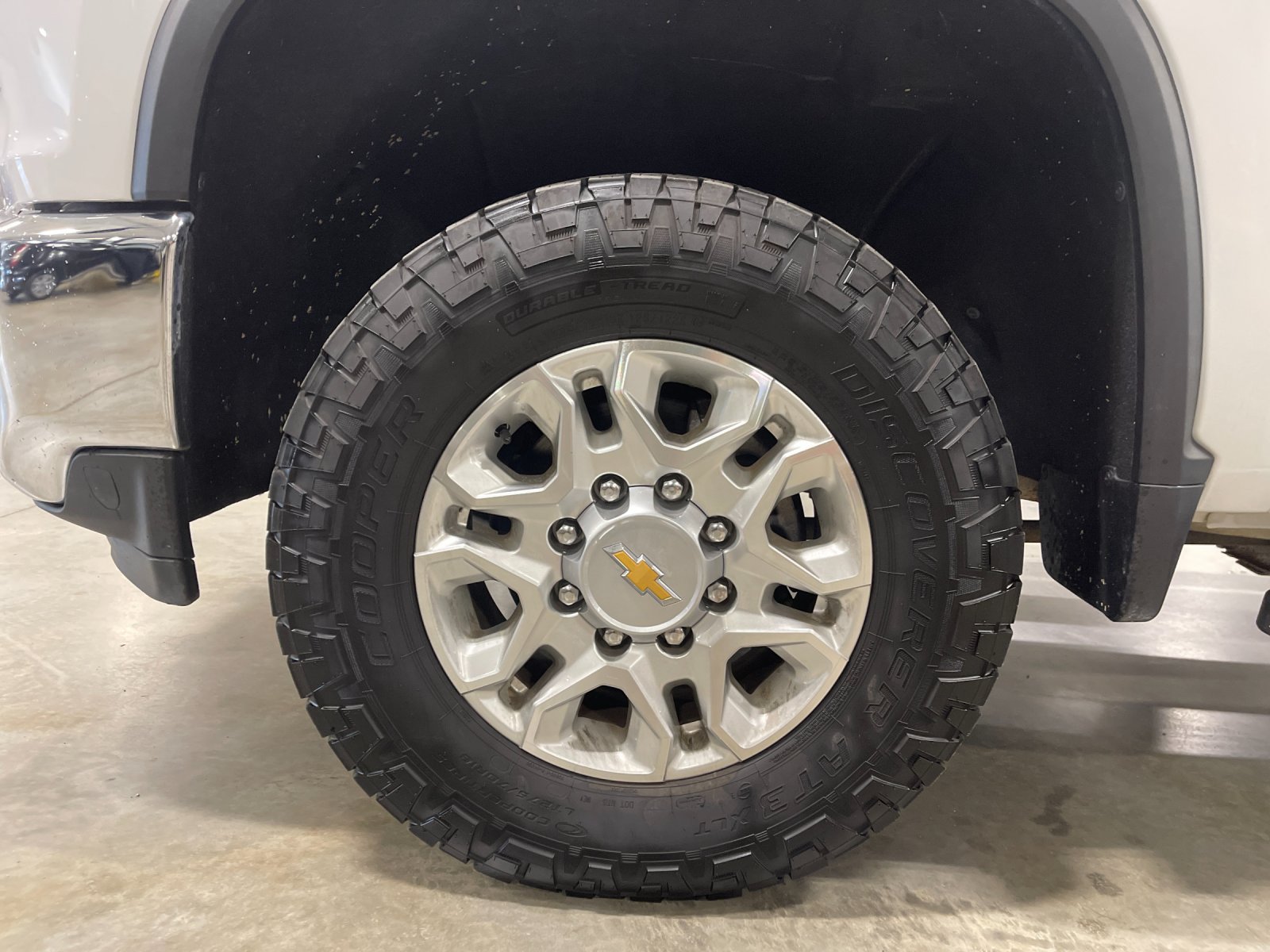 Used 2023 White Chevrolet LT image 30