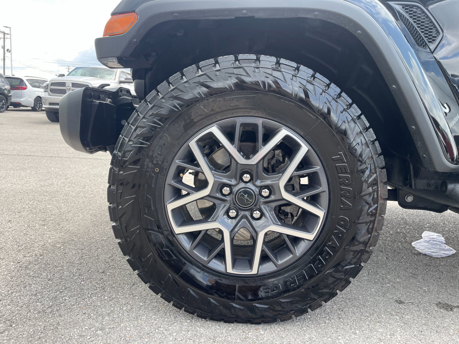 Used 2024 Black Jeep Sahara image 32