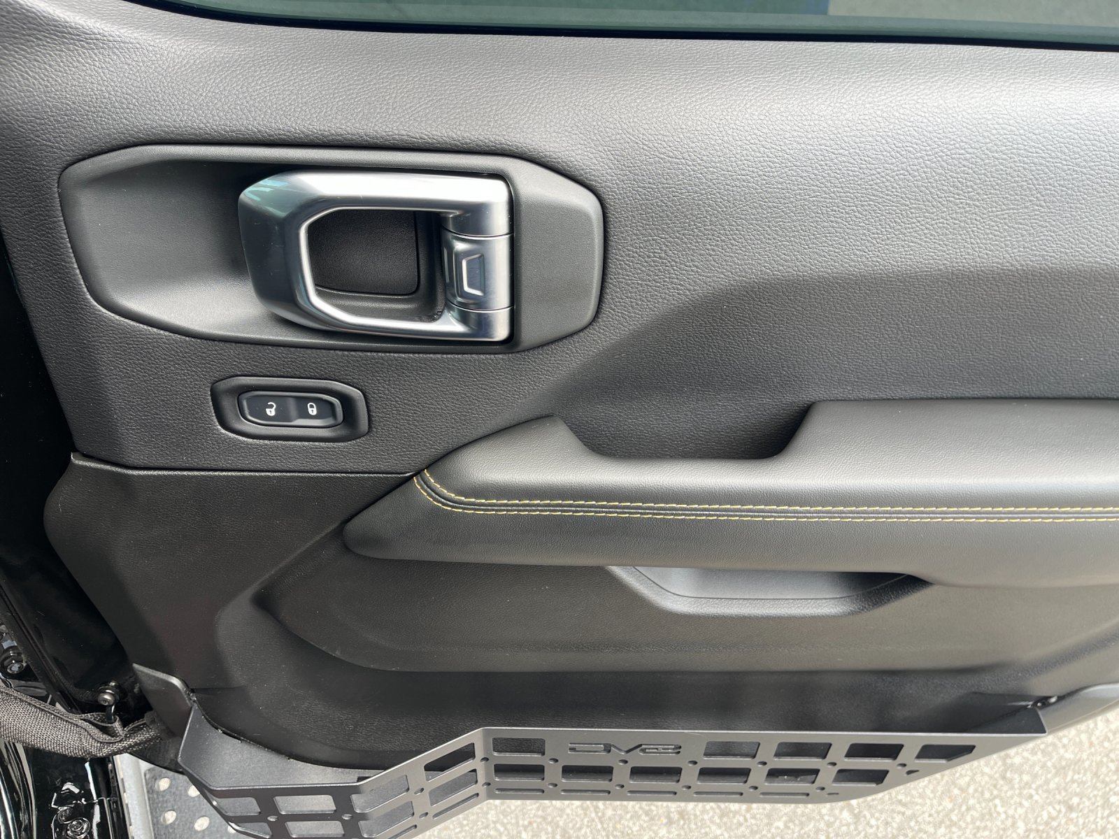 Used 2024 Black Jeep Sahara image 19