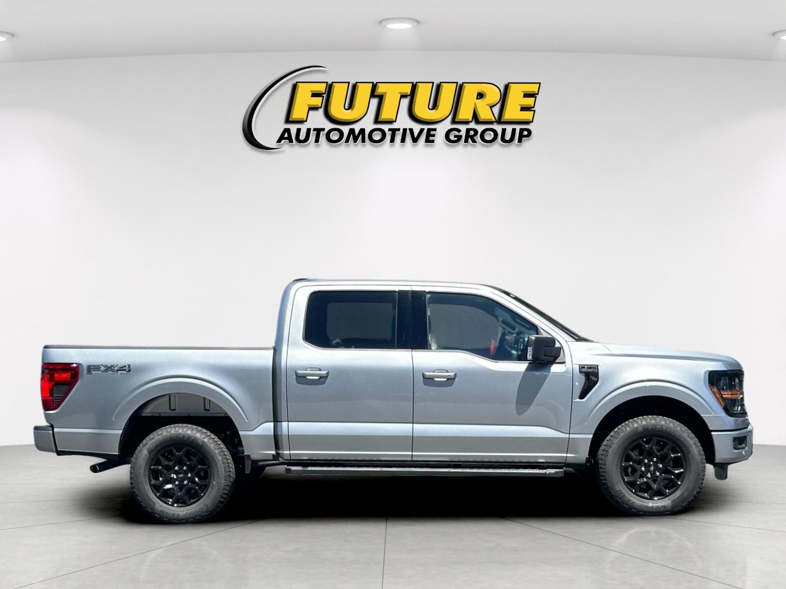 New 2026 Iconic Silver Metallic Ford XLT image 2