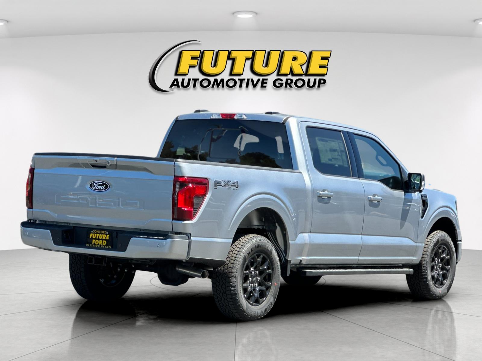 New 2026 Iconic Silver Metallic Ford XLT image 3