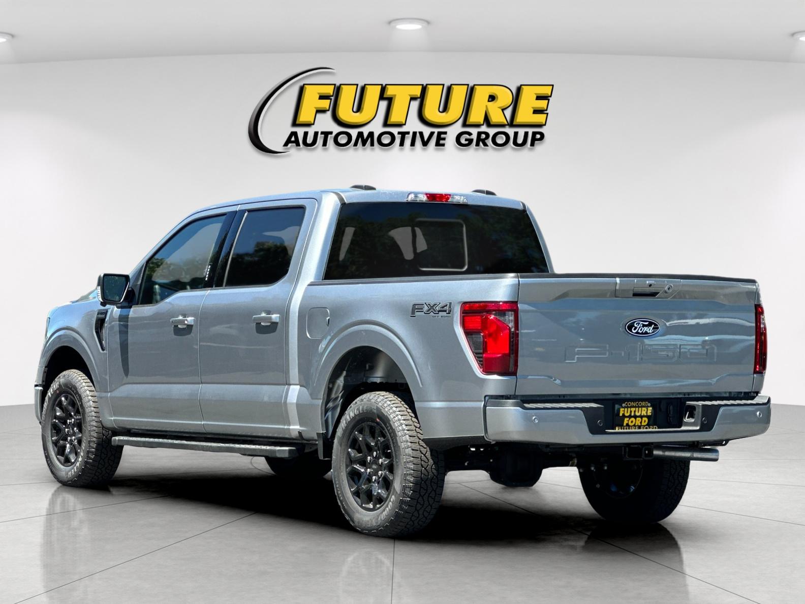 New 2026 Iconic Silver Metallic Ford XLT image 5