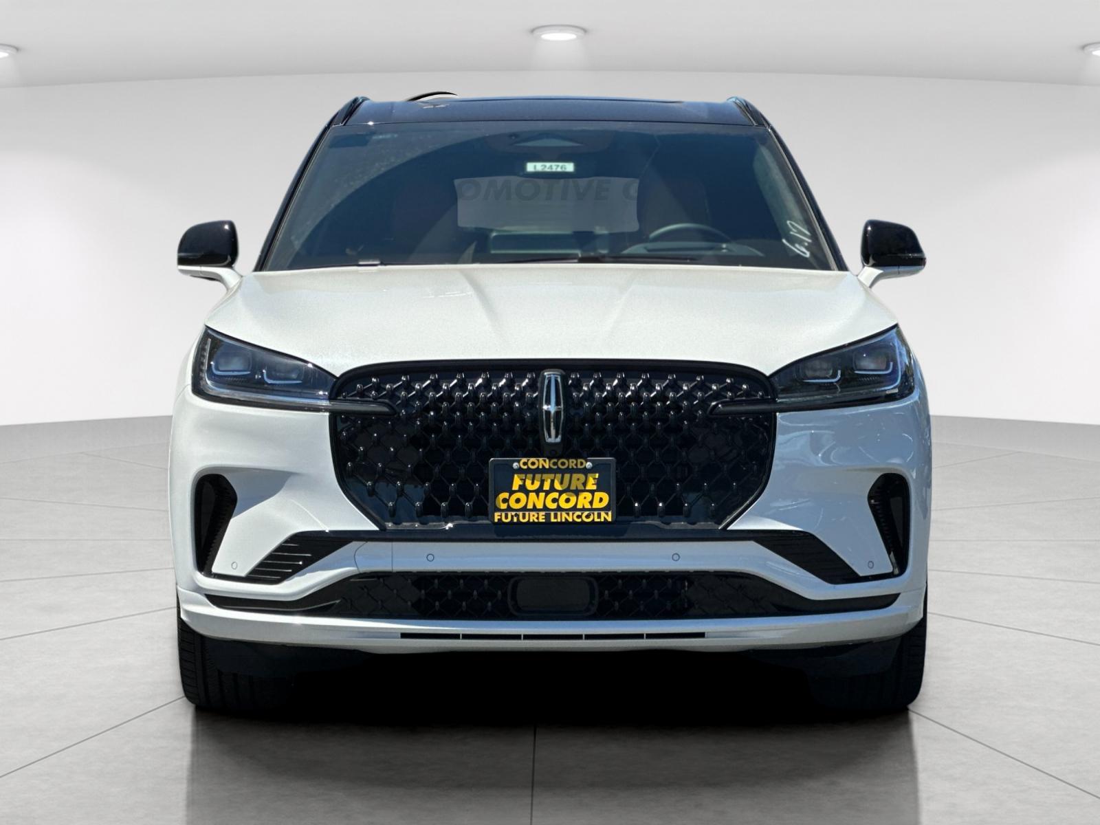 New 2026 Pristine White Metallic Tri-Coat Lincoln Black Label™ image 8