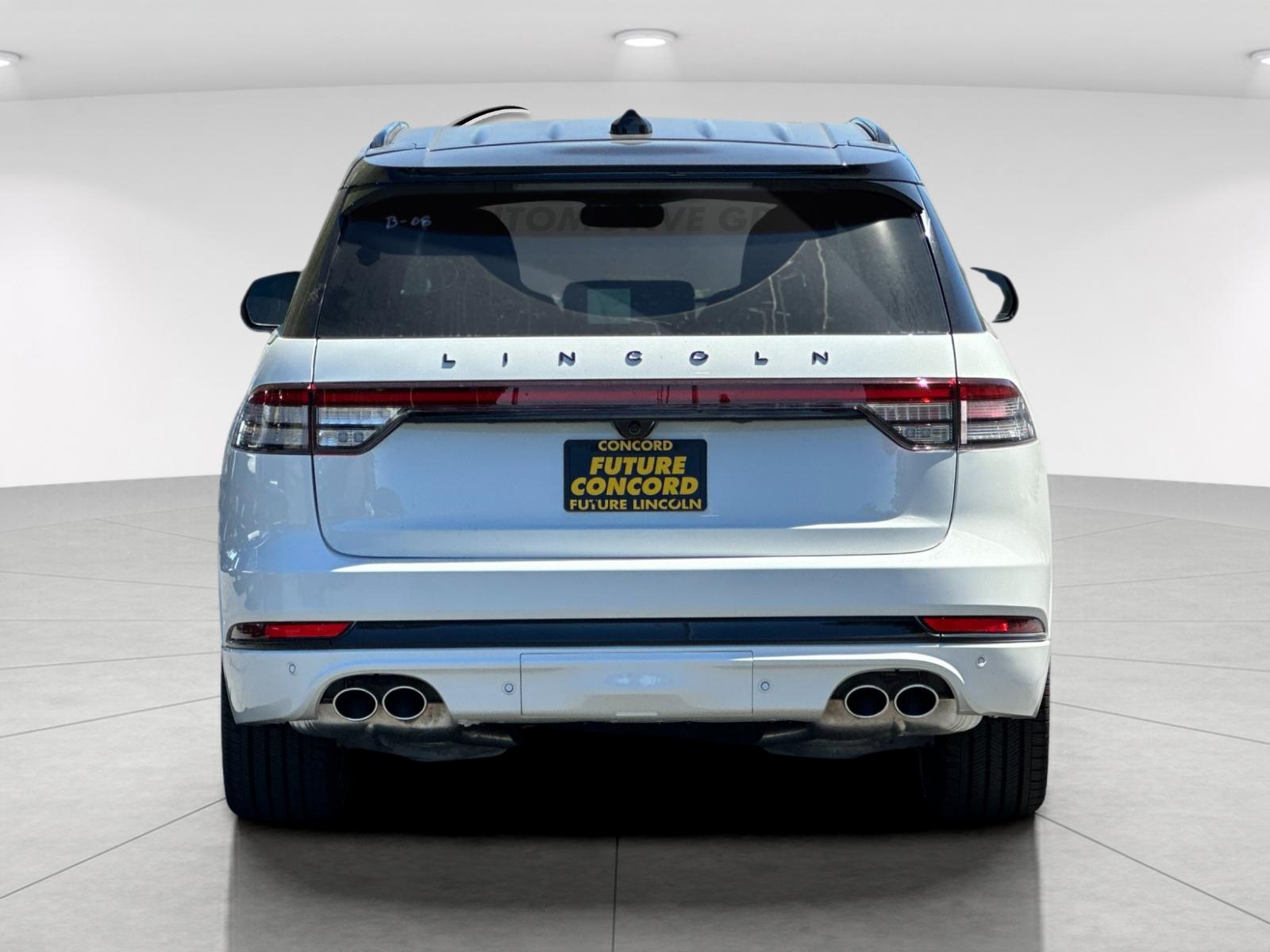 New 2026 Pristine White Metallic Tri-Coat Lincoln Black Label™ image 4
