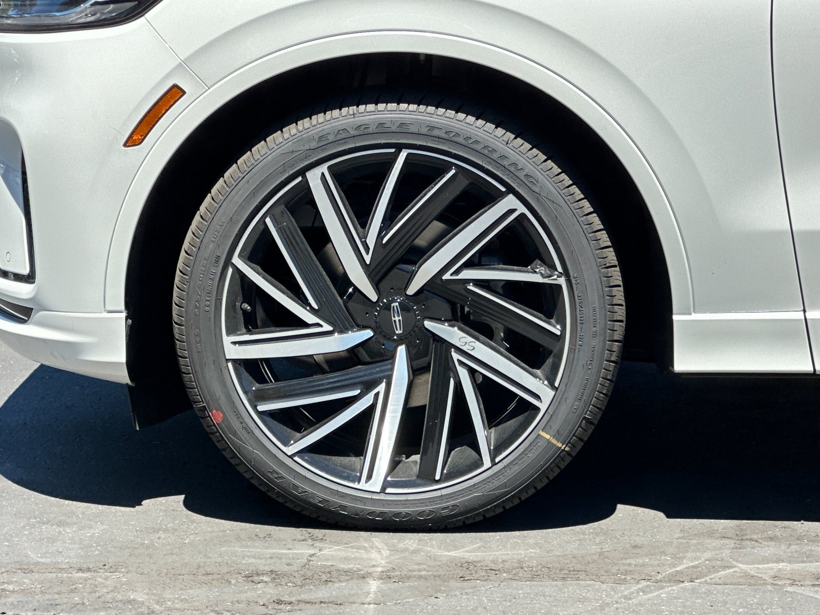 New 2026 Pristine White Metallic Tri-Coat Lincoln Black Label™ image 26