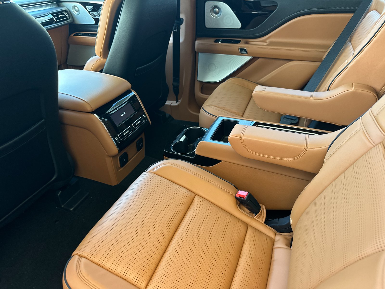 New 2026 Pristine White Metallic Tri-Coat Lincoln Black Label™ image 11