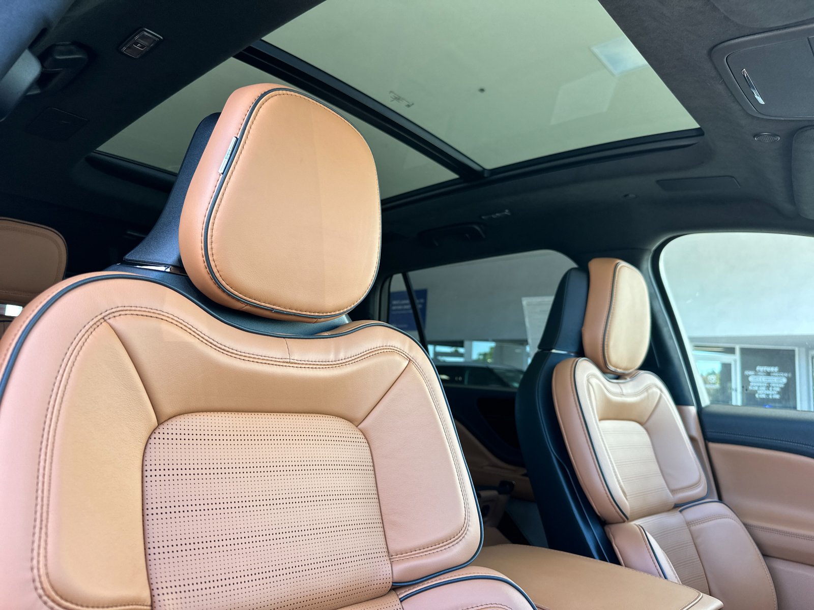 New 2026 Pristine White Metallic Tri-Coat Lincoln Black Label™ image 17