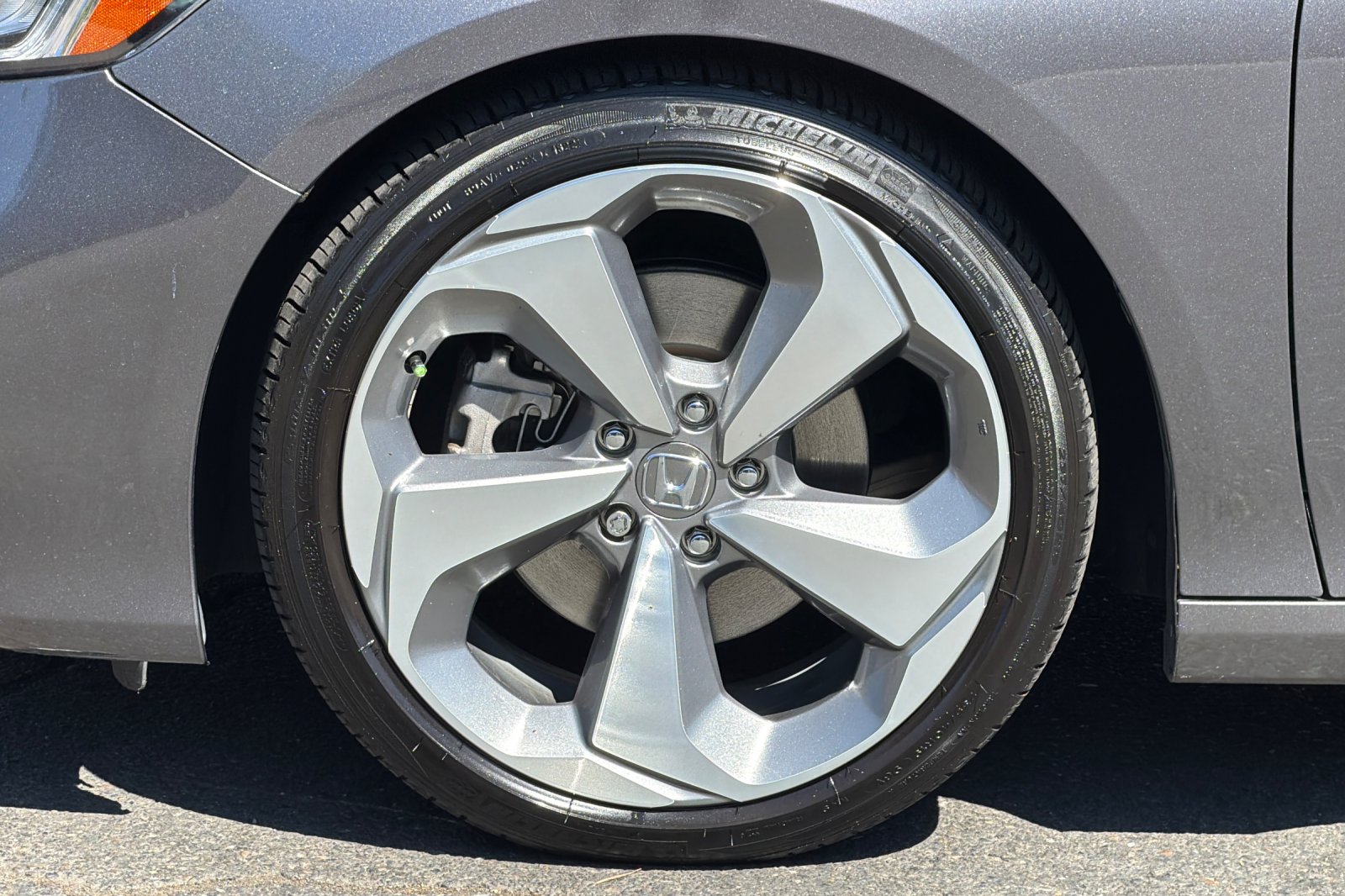 Used 2018 Modern Steel Metallic Honda Touring 2.0T image 27