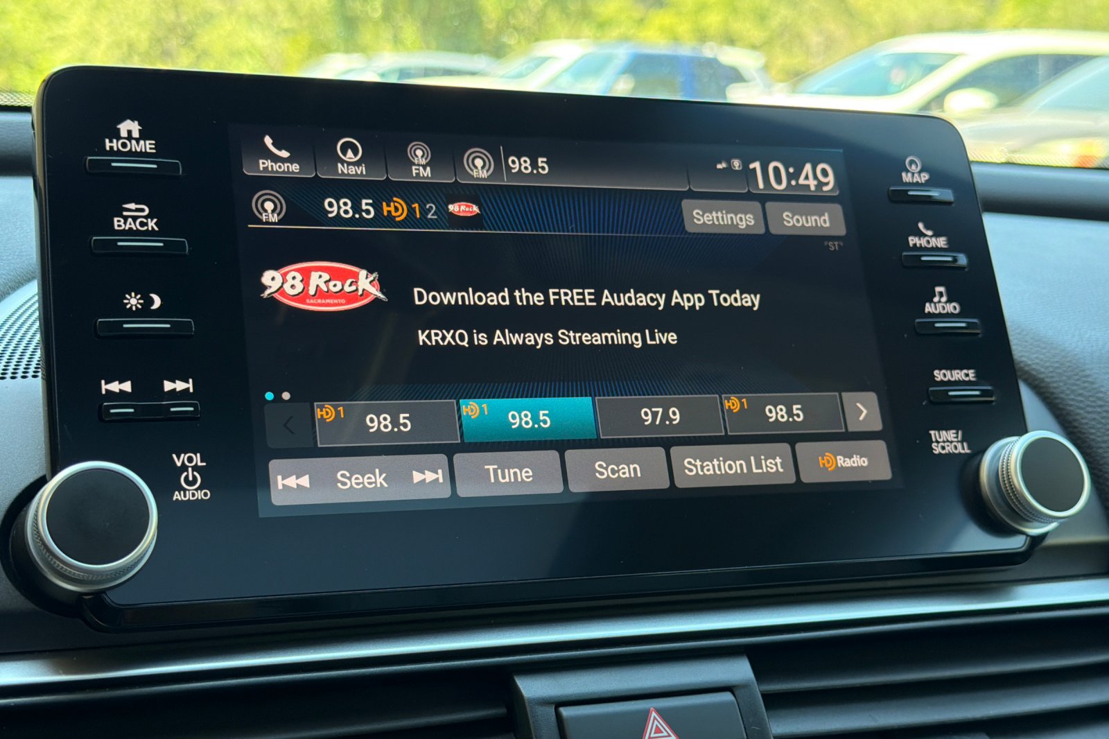 Used 2018 Modern Steel Metallic Honda Touring 2.0T image 18