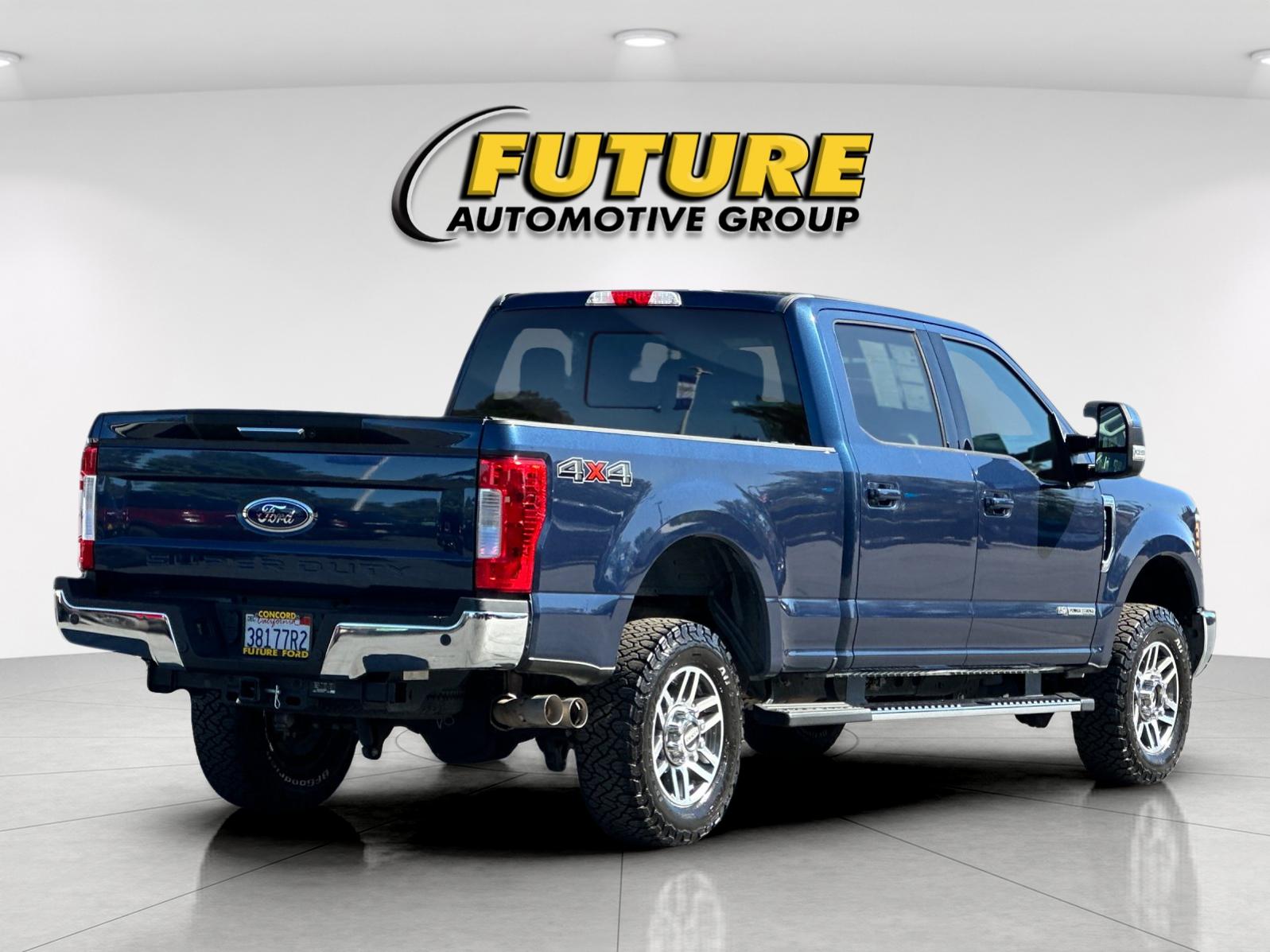 Used 2018 Blue Ford Lariat image 3