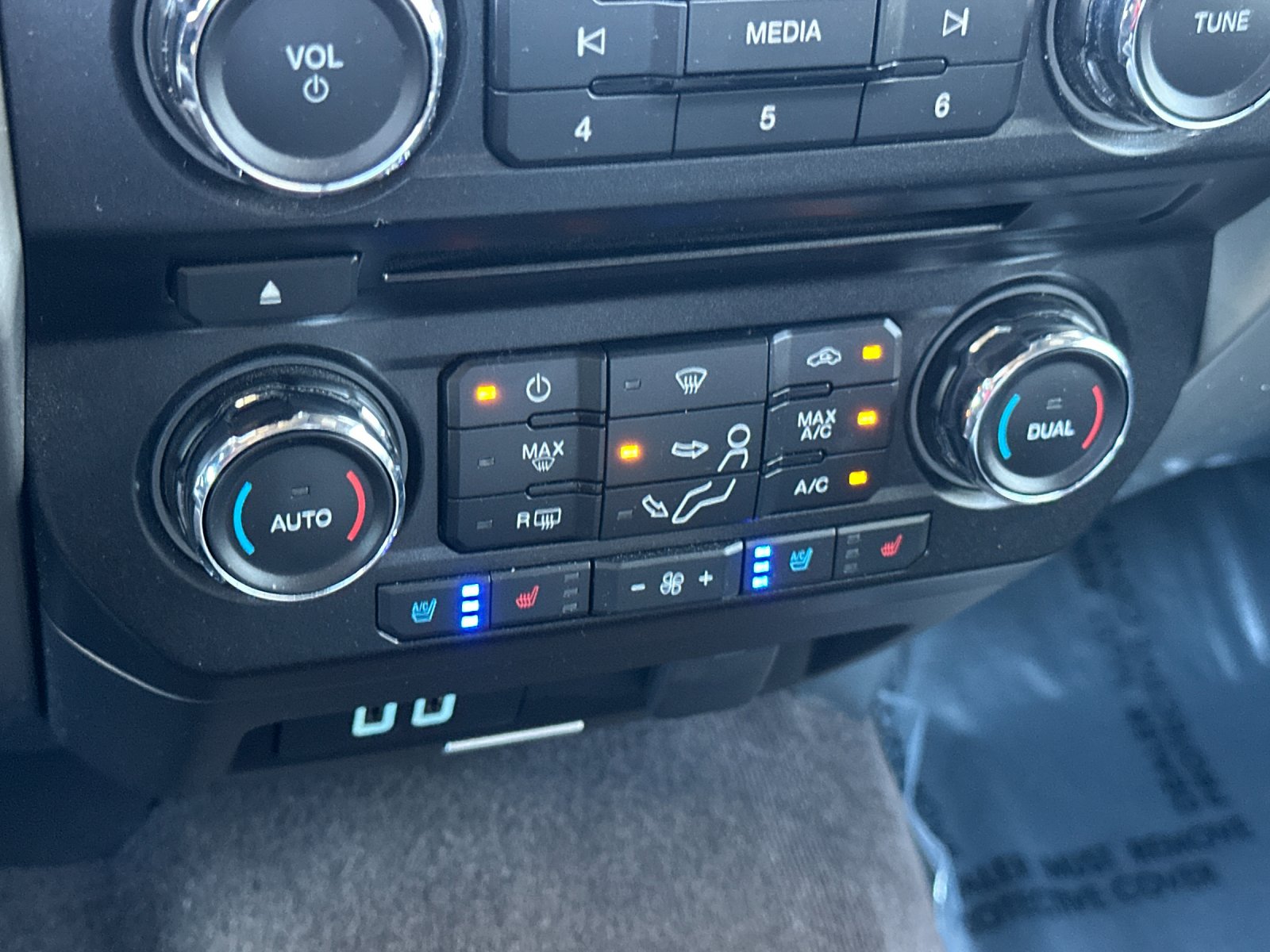 Used 2018 Blue Ford Lariat image 19