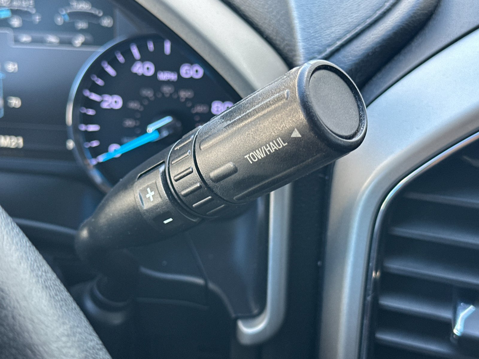 Used 2018 Blue Ford Lariat image 20