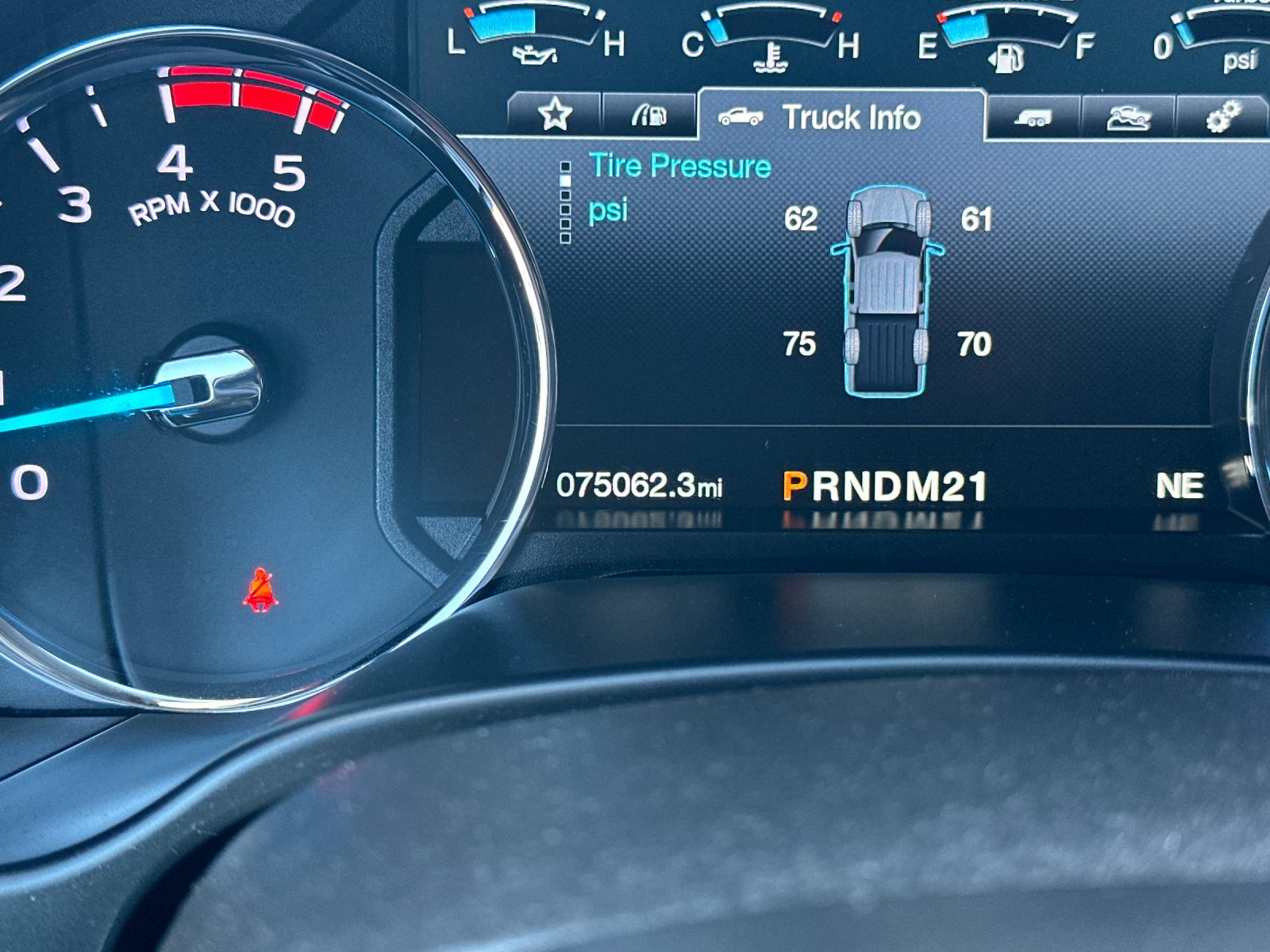 Used 2018 Blue Ford Lariat image 25
