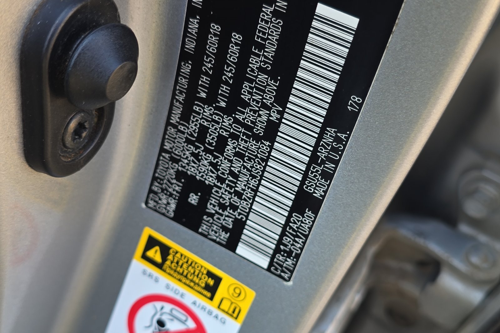 Used 2018 Silver Toyota LE Plus image 24