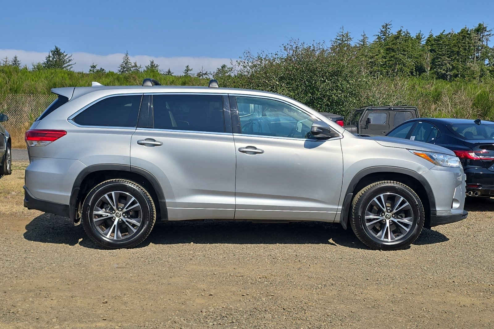 Used 2018 Silver Toyota LE Plus image 3