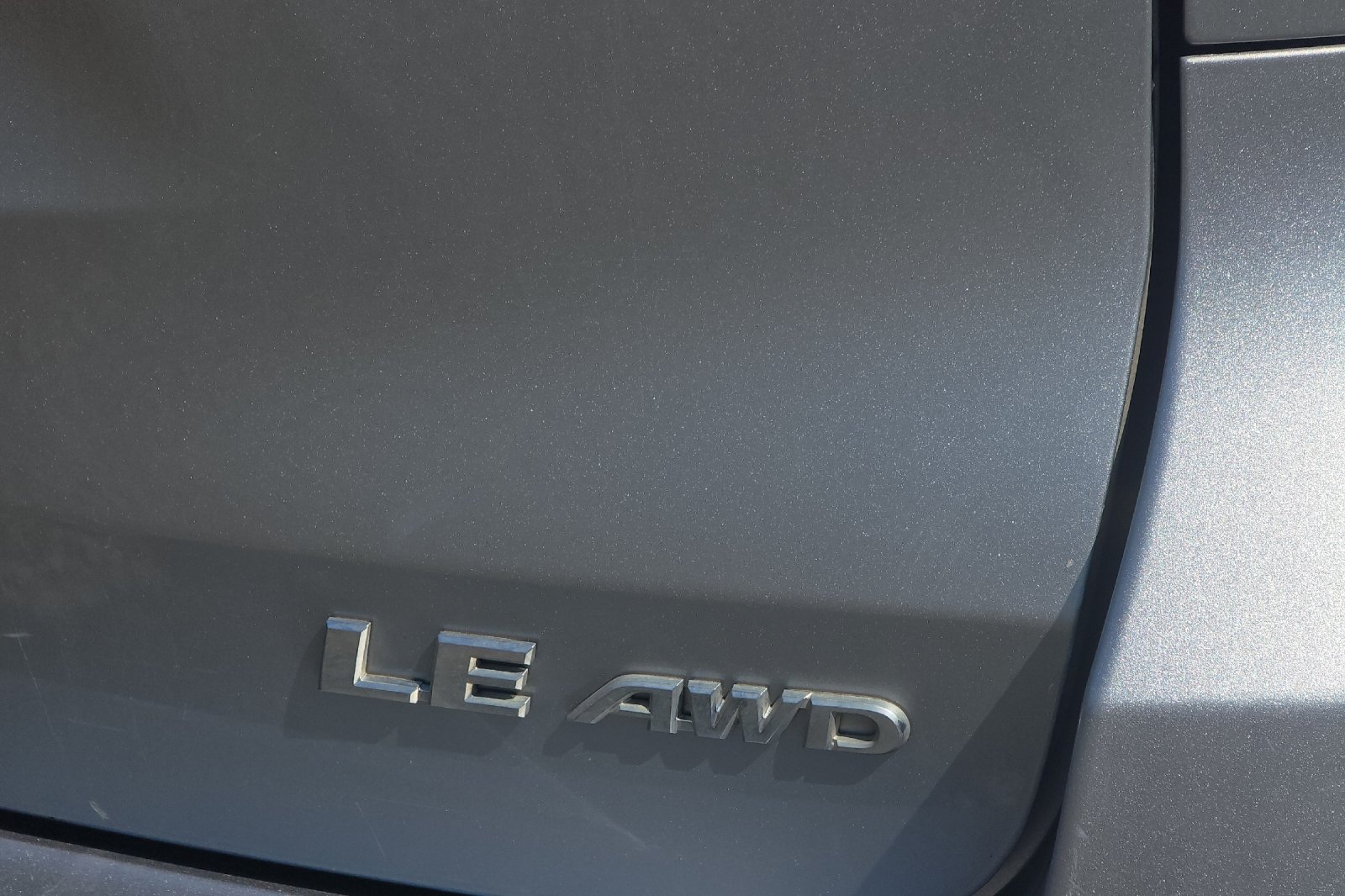 Used 2018 Silver Toyota LE Plus image 22