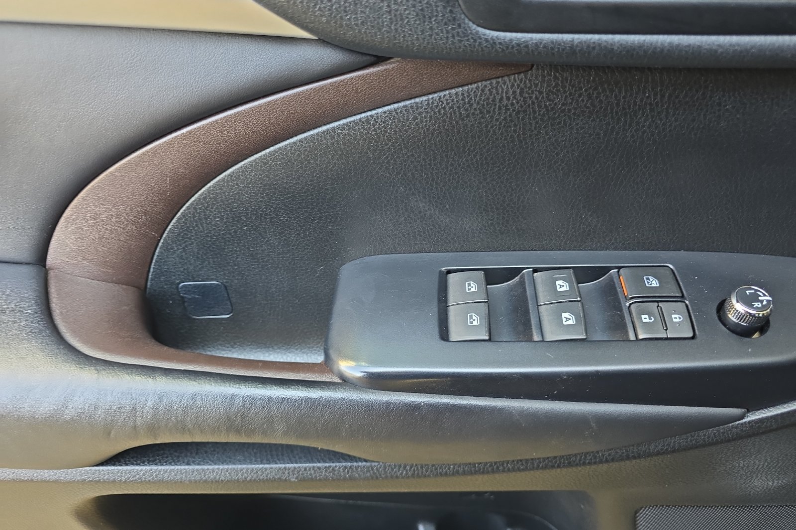 Used 2018 Silver Toyota LE Plus image 8
