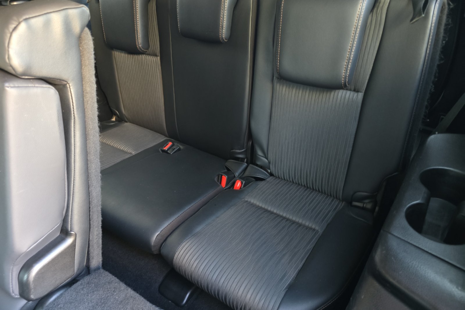 Used 2018 Silver Toyota LE Plus image 12