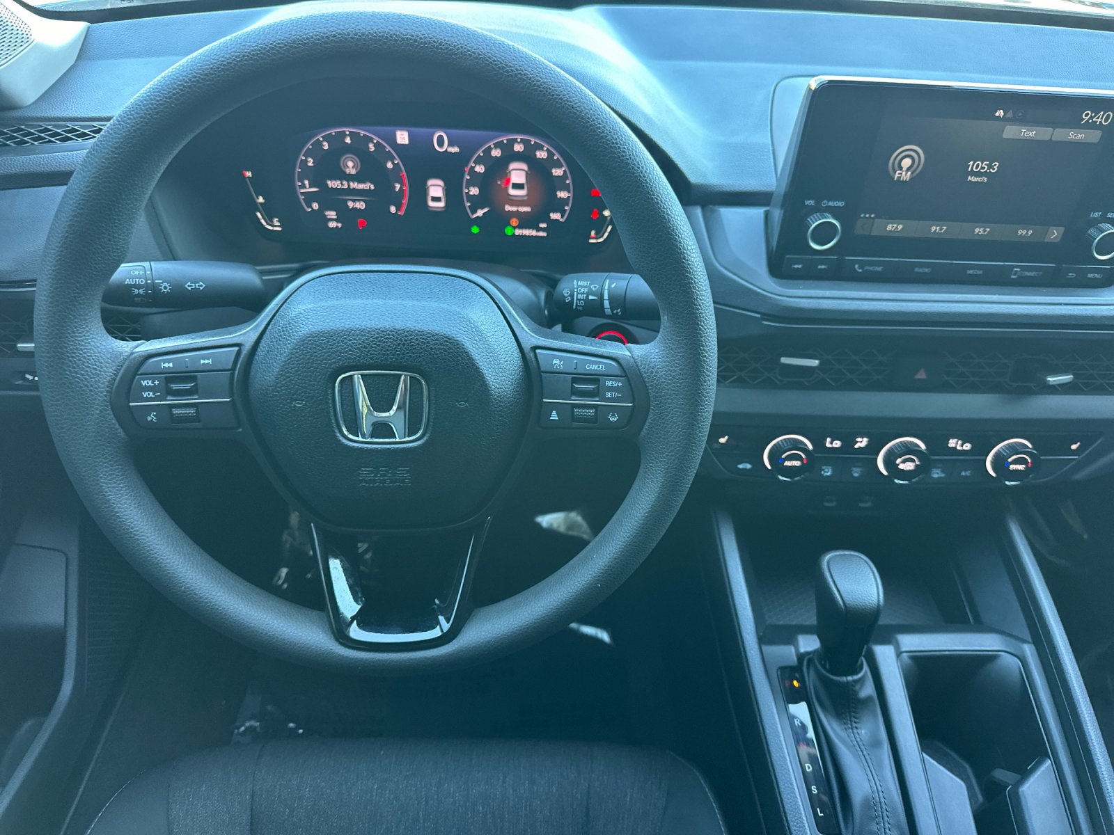 Used 2025 Blue Honda SE image 13