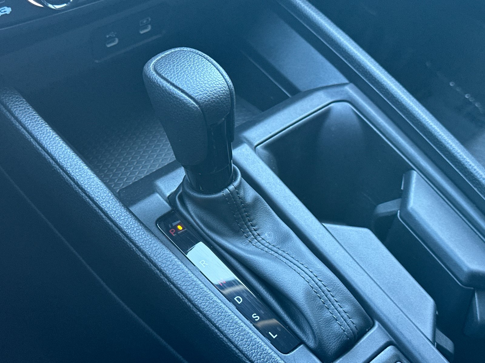 Used 2025 Blue Honda SE image 19
